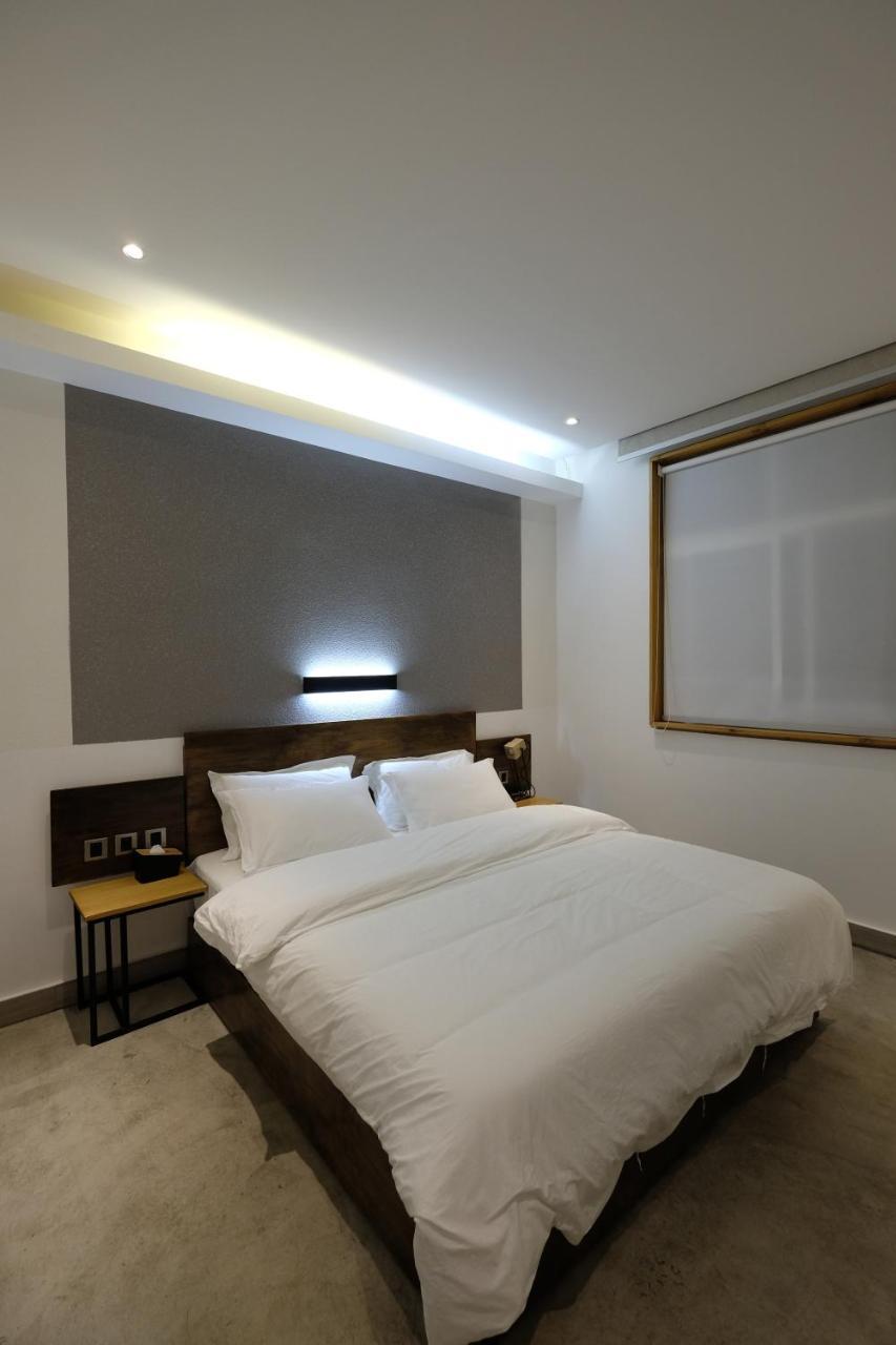 Dali Loft Travelling With Hostel Extérieur photo